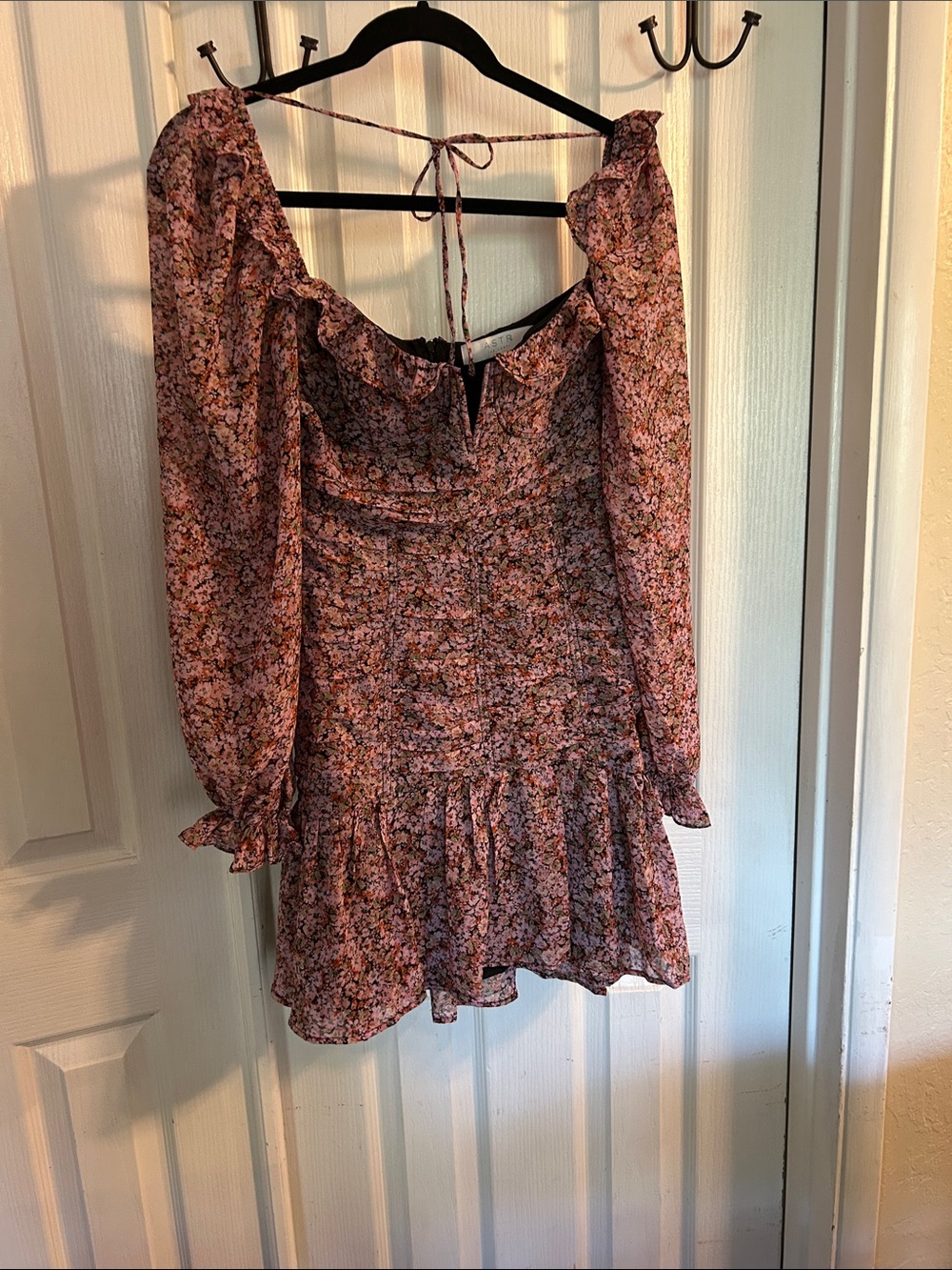 ASTR the label Carmella floral dress size M